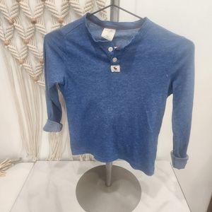 [ ABERCROMBIE] boys size XXS blue long sleeve thermal with 2 buttons.